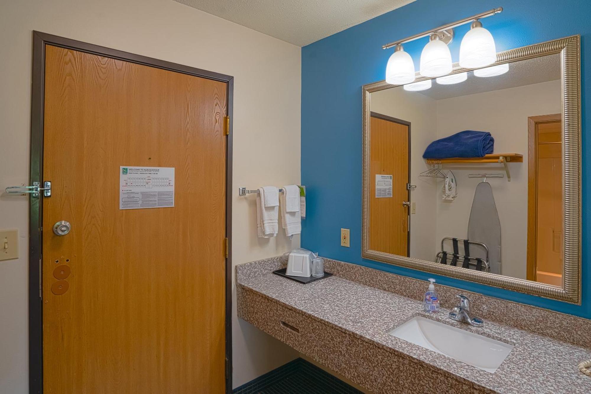 Oyo Hotel Redwood Falls Near Jackpot Casino エクステリア 写真