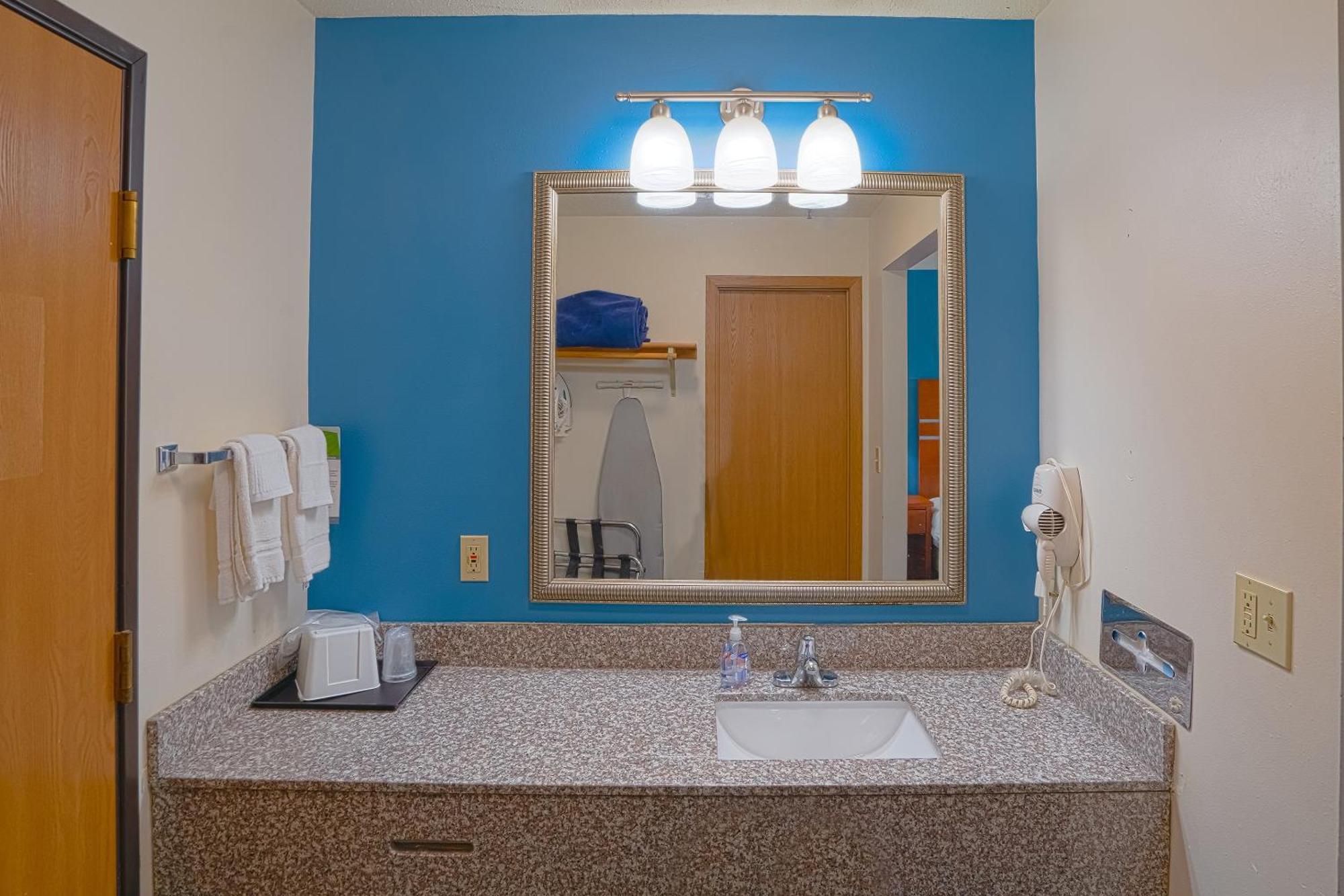 Oyo Hotel Redwood Falls Near Jackpot Casino エクステリア 写真