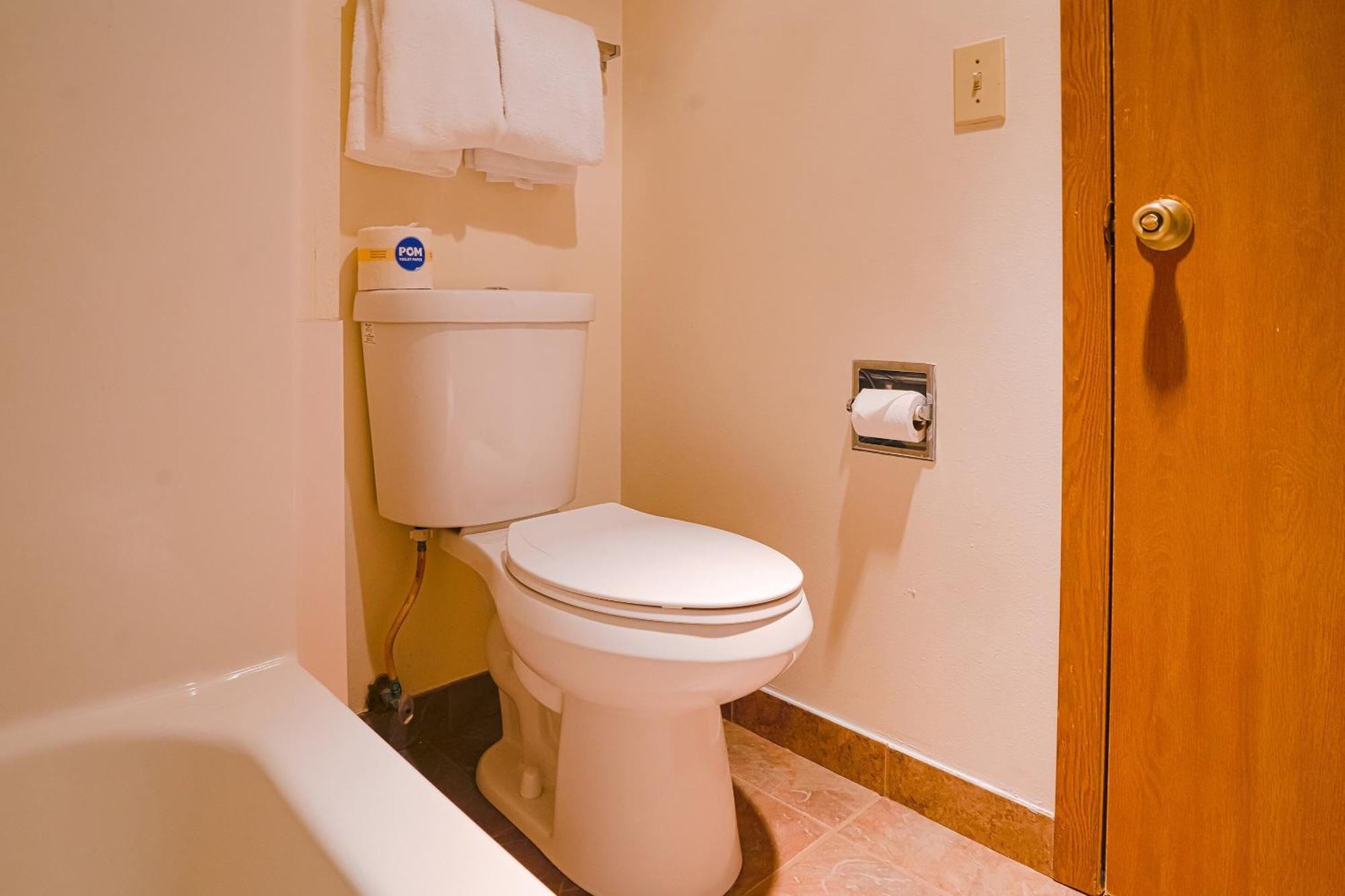 Oyo Hotel Redwood Falls Near Jackpot Casino エクステリア 写真