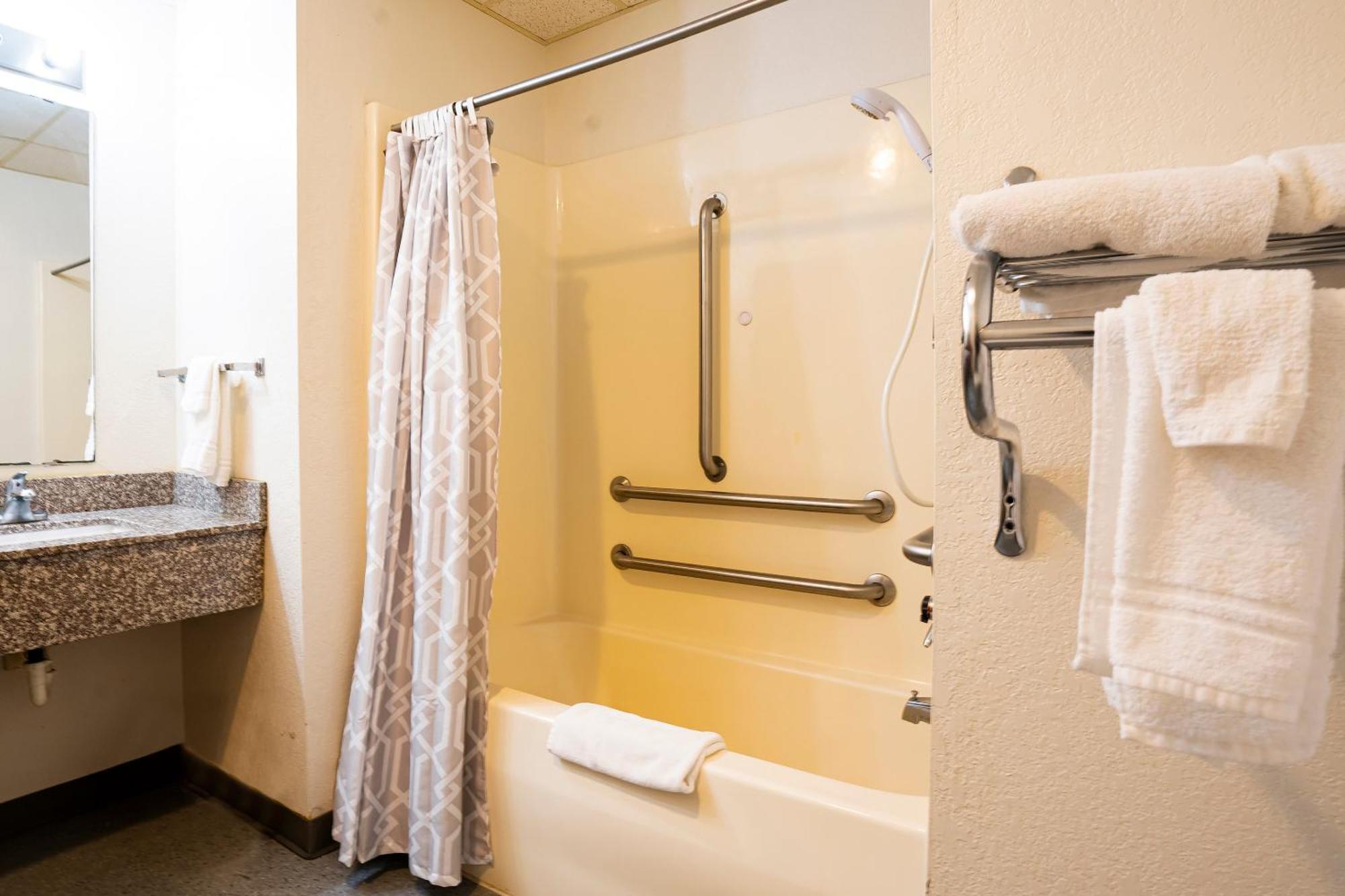 Oyo Hotel Redwood Falls Near Jackpot Casino エクステリア 写真