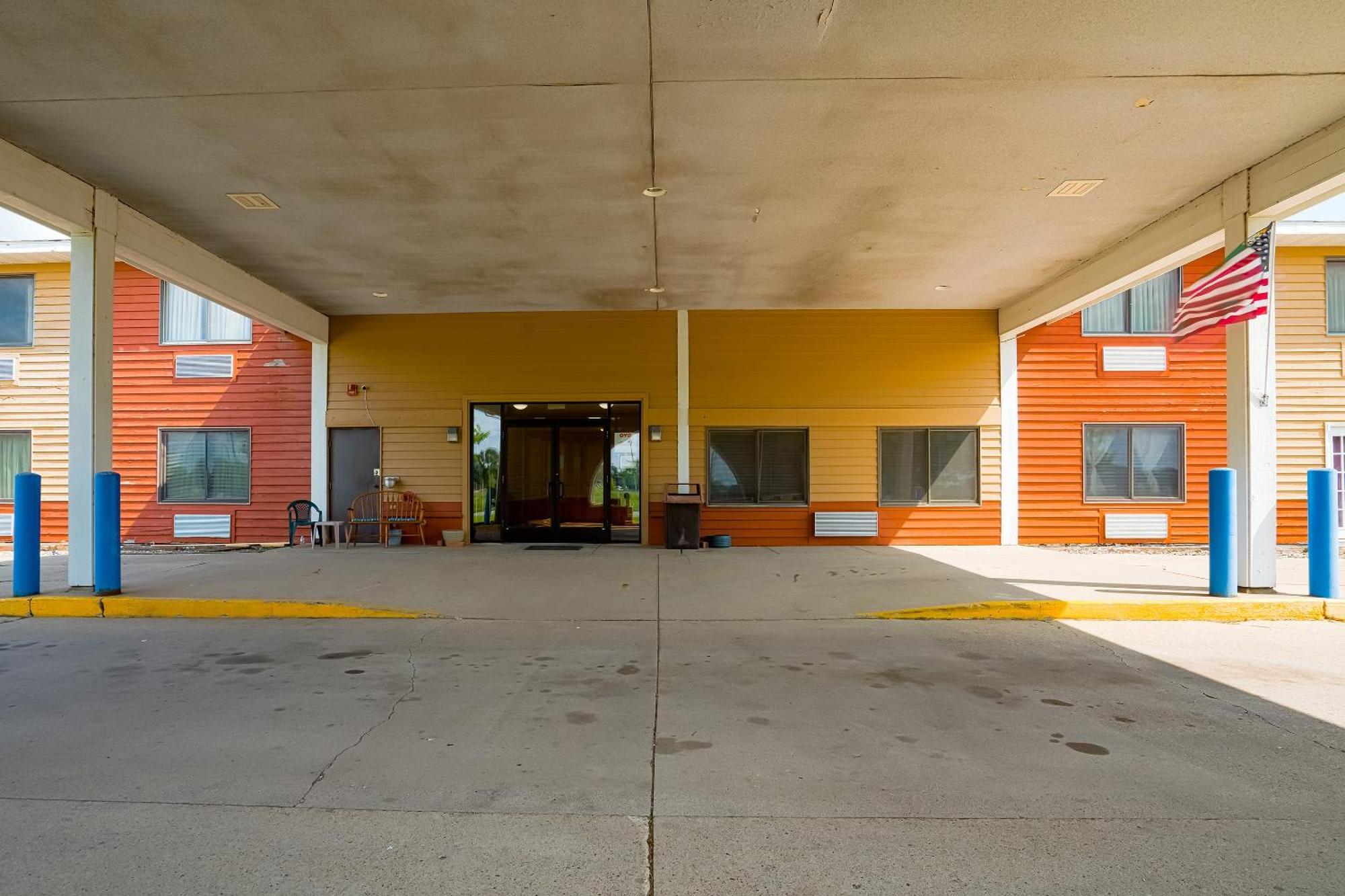 Oyo Hotel Redwood Falls Near Jackpot Casino エクステリア 写真